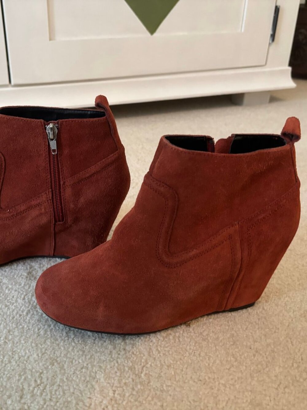 Dolce Vita Rust/Brown Suede Bootie Wedges - Picture 2 of 8